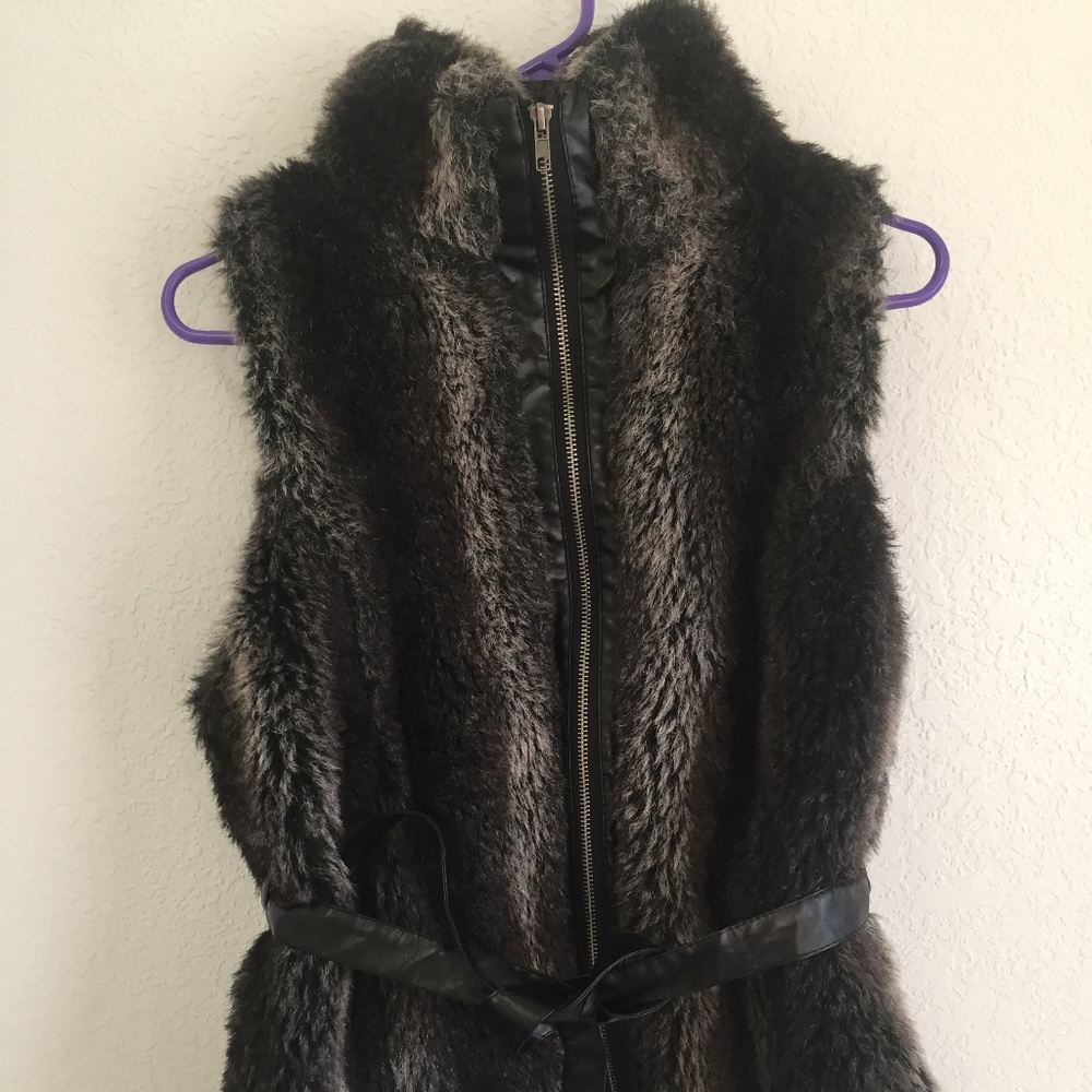 Bacci Faux Fur Vest - Picture 2 of 7